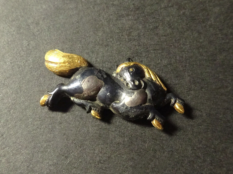 Menuki Japanese Accessory "Wild Horse" 1.14 in11