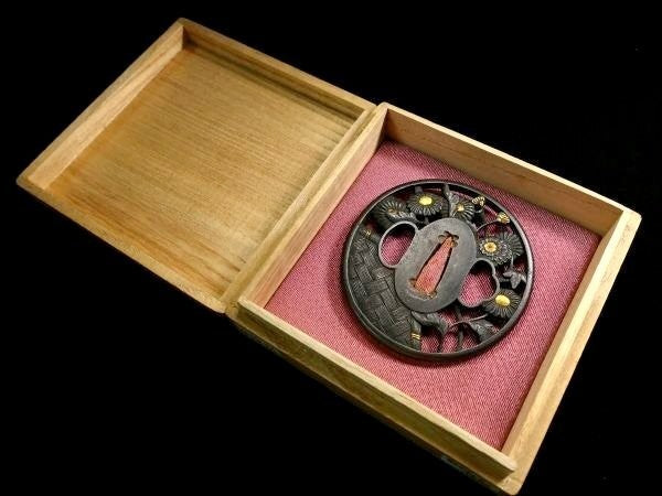 Tsuba Japanese Sword Accessory "Chrysanthemum pattern on a woven cloth" 2.89in9