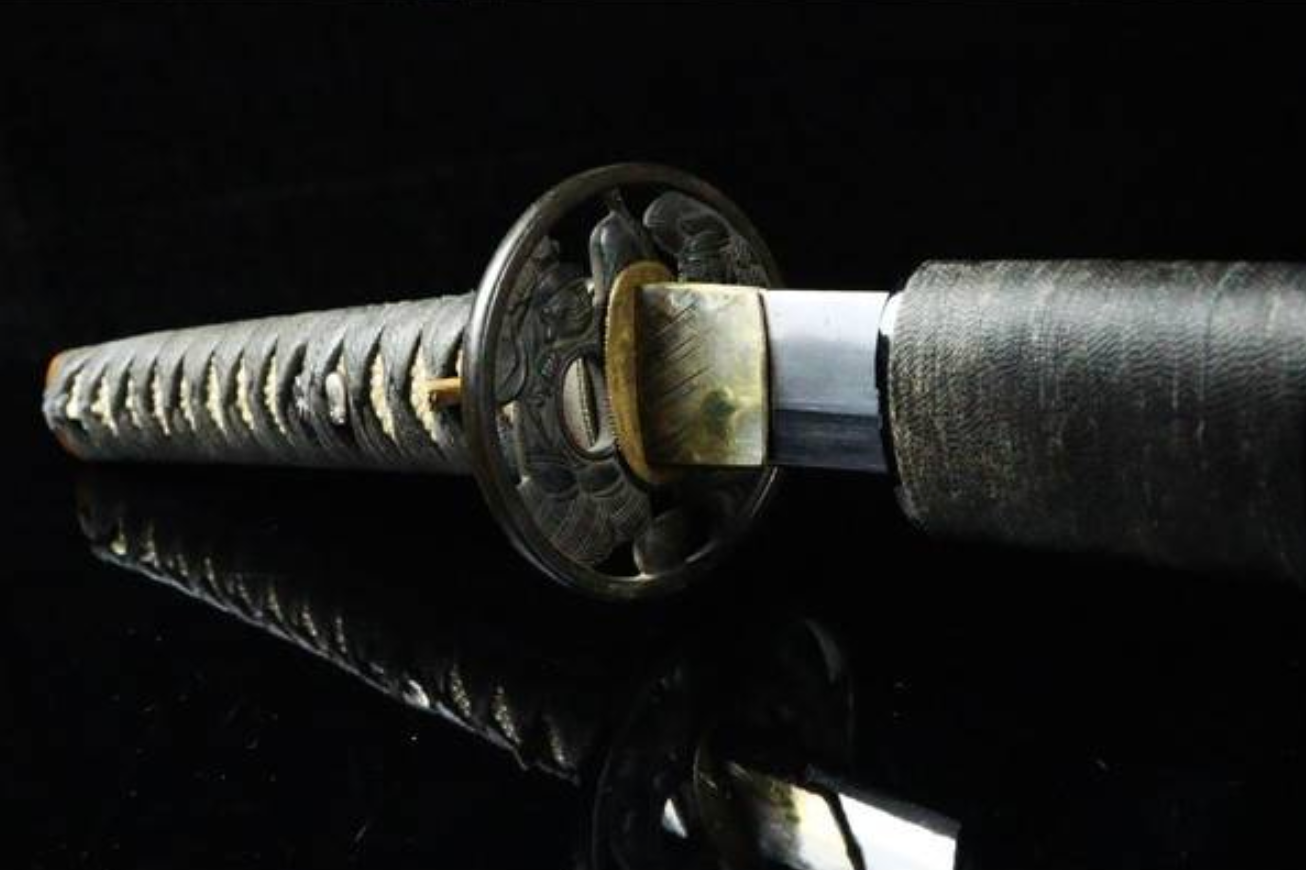 Japanese Katana "Seki-jū Mōri Kunimoto saku" Koshirae 26.24 in4