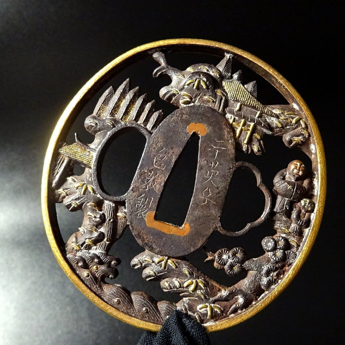 Tsuba Japanese Sword Accessory ”Landscape figures”  3.11 in0