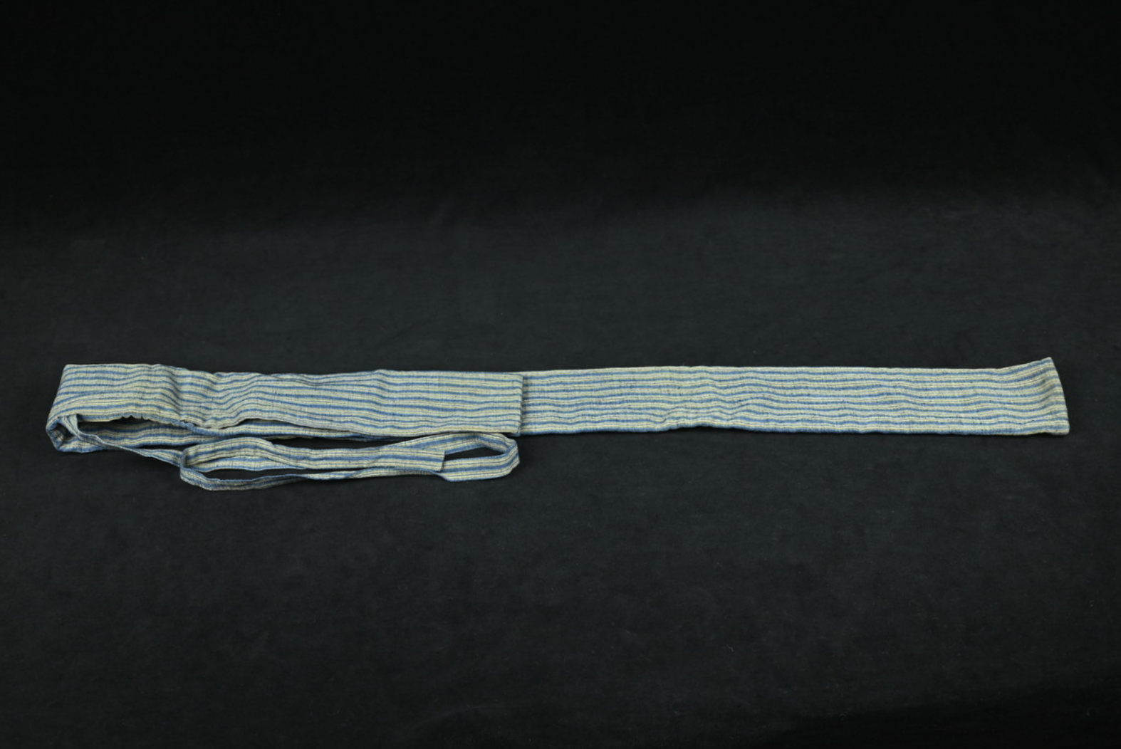 Japanese Antique Sword Katana Shirasaya "Kanenobu" Notareba Mokume-hada 23.89 in23