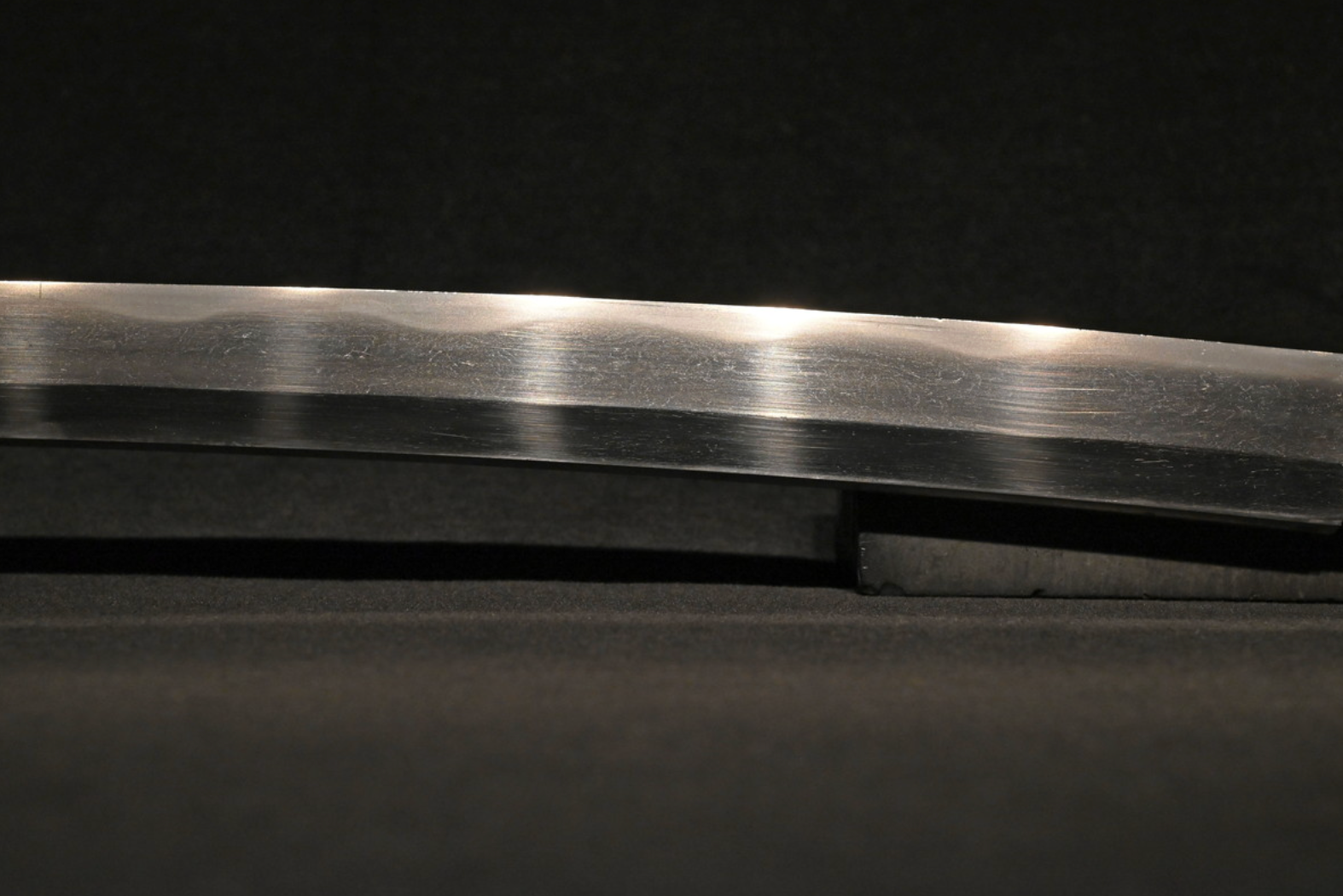Japanese Antique Sword Katana Shirasaya "Kanenobu" Notareba Mokume-hada 23.89 in18