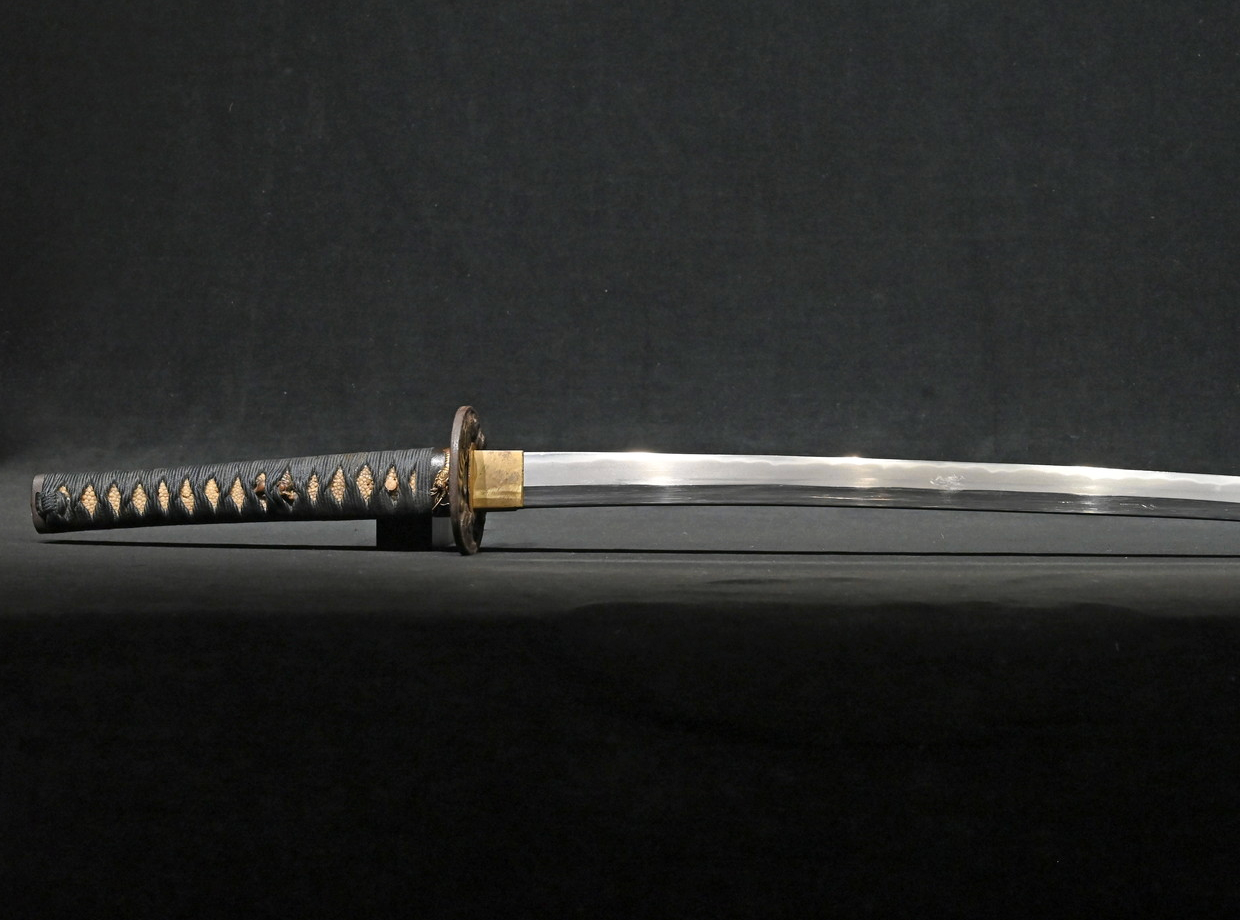 Japanese Sword Katana "Musashi no Kami Morimichi" Gunome Hamon 25.98 in Koshirae2